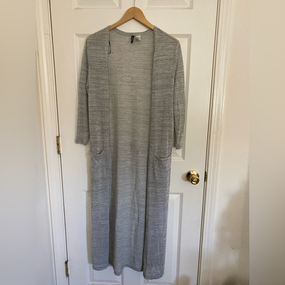 H&M Long Cardigan - Picture 1 of 3